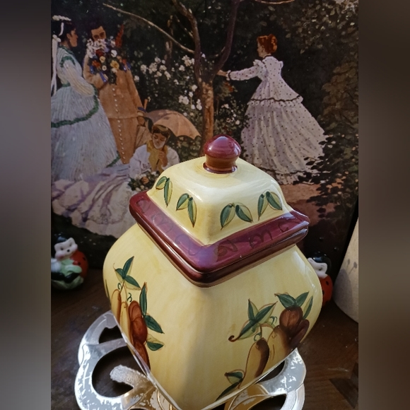 🏕🍎Vintage Biscotti🍪COOKIE JAR 🍱 VERY PRETTY,HAND PAINTED Ceramic. - Picture 9 of 11